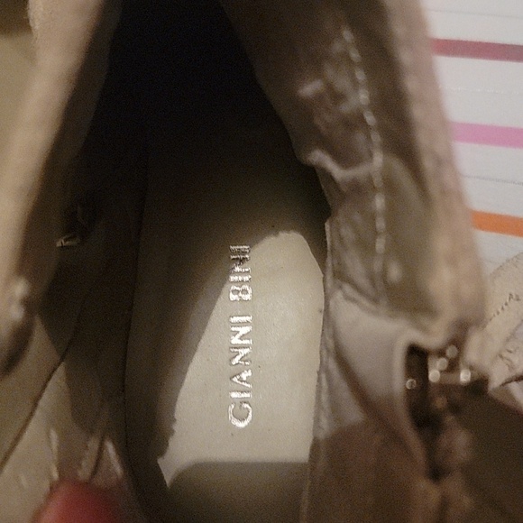 Gianni Bini gorgeous tan and gold sparkle boots! Size 8.5. - Picture 8 of 16